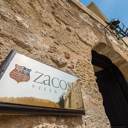 Zacosta 4*